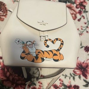 Kate space bag color white,